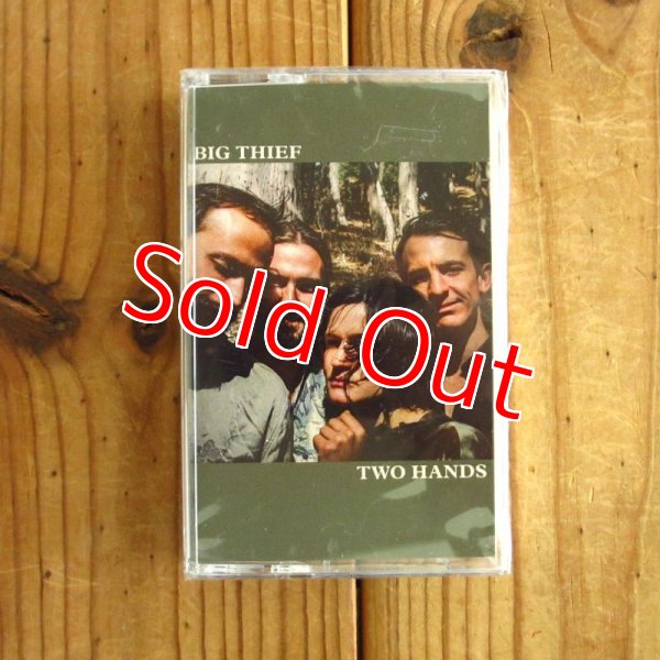 画像1: NYブルックリンのロックバンド、ビッグシーフの2019年作品が新品カセットテープで入荷！■Big Thief / Two Hands (1)