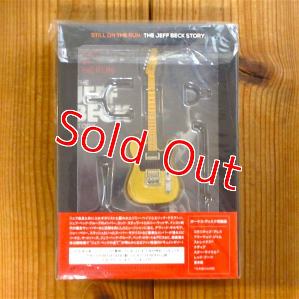 画像1: Jeff Beck / スティル・オン・ザ・ラン ~ ジェフ・ベック・ストーリー “テレギブ" FENDER公認フィギュア付【初回限定生産】(日本語字幕付) (1)