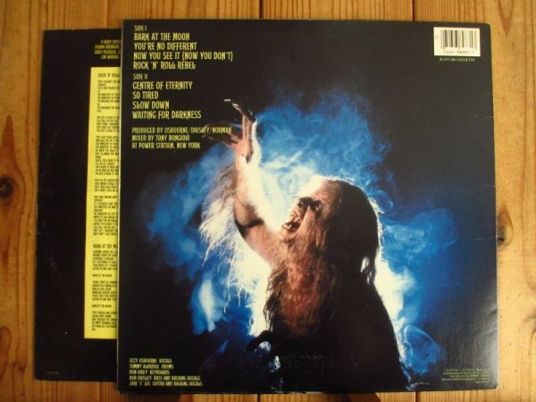 画像2: Ozzy Osbourne / Bark At The Moon (2)
