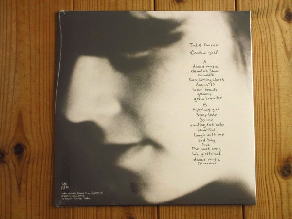 画像1: 1996年デビュー作がボートラ追加でLPリイシュー！■Julie Doiron / Broken Girl (1)