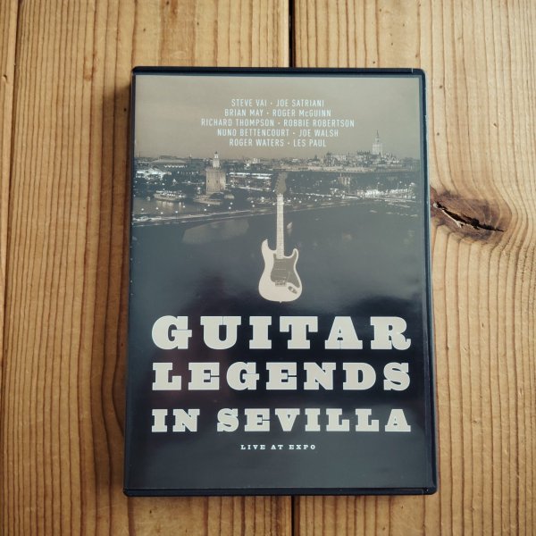 画像1: V.A. (Les Paul, Steve Vai, Brian May, Nuno Bettencourt, Joe Satriani, Roger Waters, Robbie Robertson, Richard Thompson, Roger McGuinn, etc.) / Guitar Legends in Sevilla  (1)