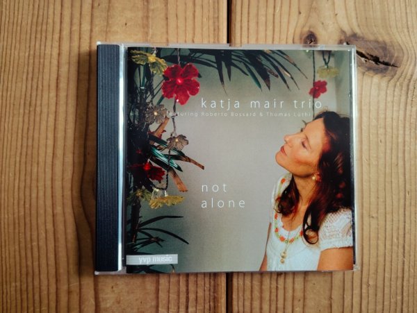 画像1: Katja Mair Trio Featuring Roberto Bossard, Thomas Lüthi / Not Alone (1)